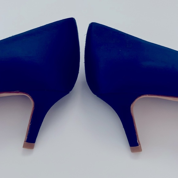 *Badgley Mischka Royal Blue Satin Pumps  Rhinestone Embellishment Size 5 - Picture 6 of 15